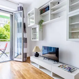 Joivy Adorable Flat With Balcony Appartamento